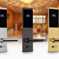 Cách khắc phục sự cố khóa cửa từ thông minh khách sạn
