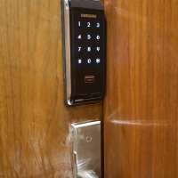 Sửa khóa cửa Samsung tại nhà